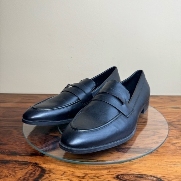 A New Day Women's Clover Faux Leather Pointed Toe Black Loafers - Picture 3 of 12